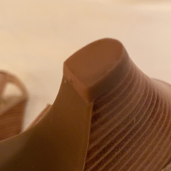 Shoes - Picture 5 of 8